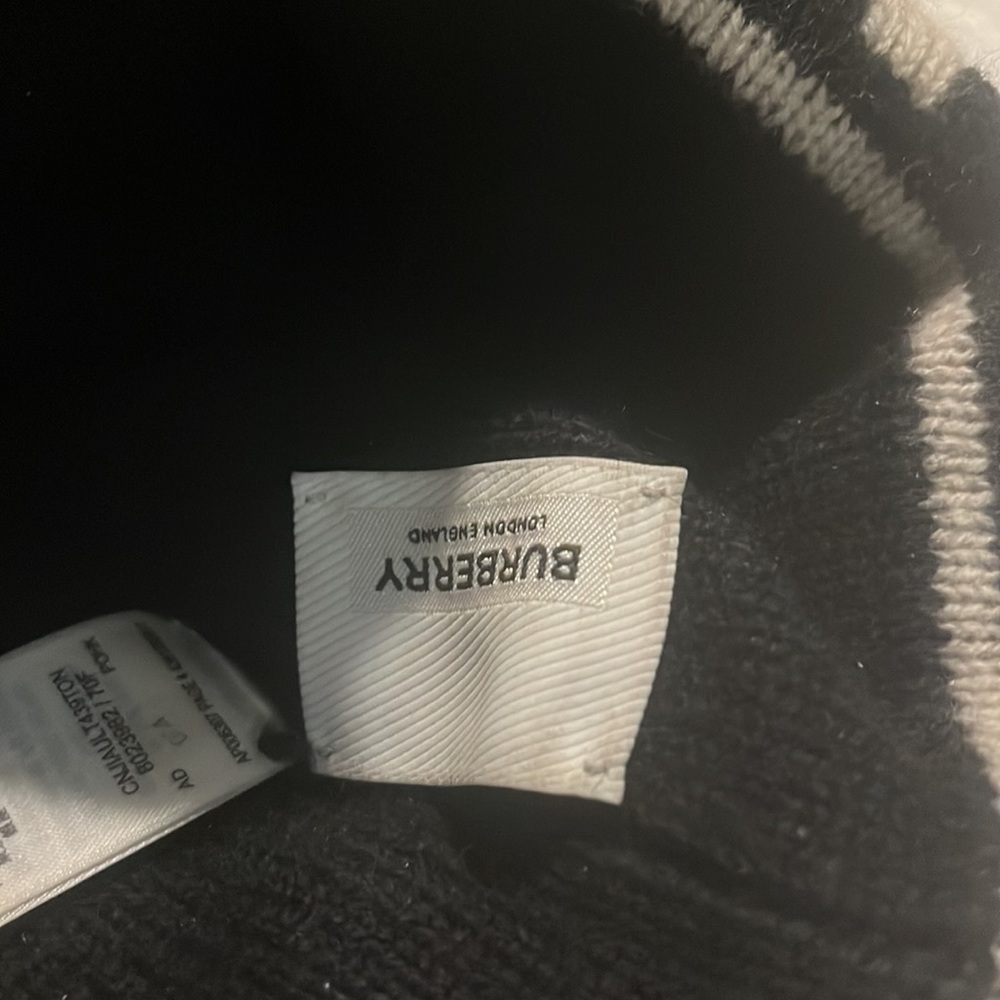 Burberry Black and White Logo Beanie - Picture 3 of 4